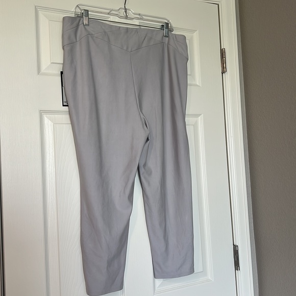 NWT Gnw Tummy Control Capri Light Gray Color Size XL - Picture 8 of 12
